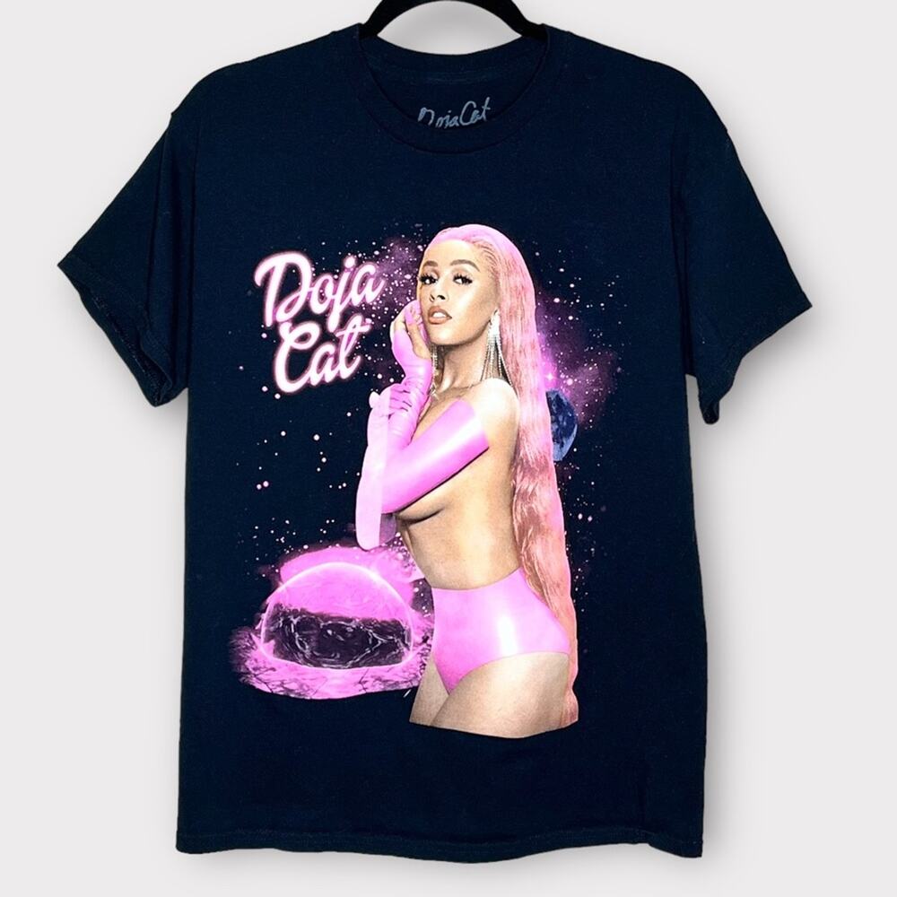 DOJA CAT black/pink t shirt men’s size medium
